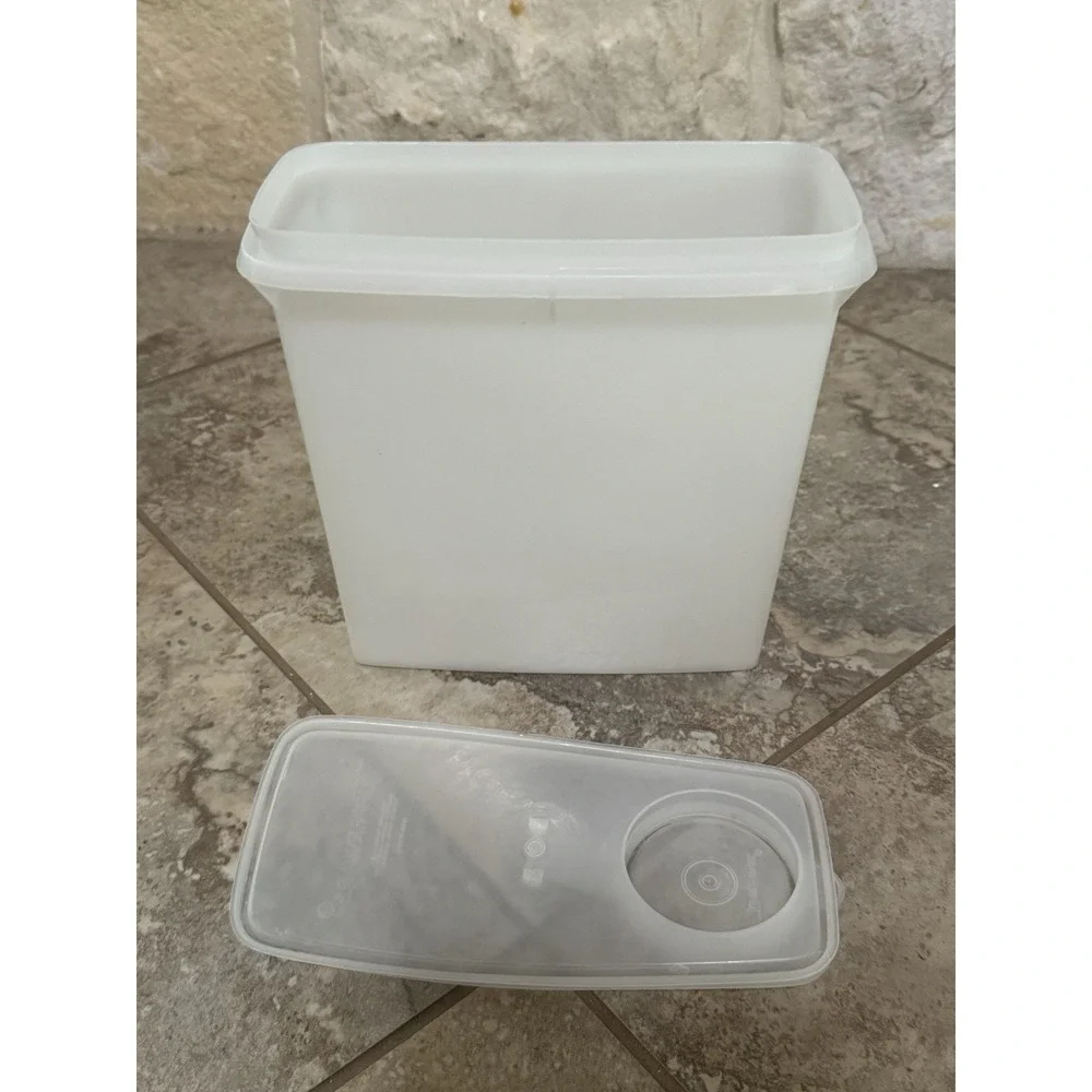 Vintage Tupperware Container #469‎ Sheer White 10 Cup Cereal Keeper w/lid #471